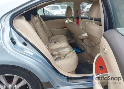 2011 Lexus Es 350 z USA, uszkodzony, nr VIN JTHBK1EG4B2431672